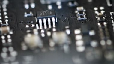 Bilgisayarın İçindeki Devre Kartının Kapatılması