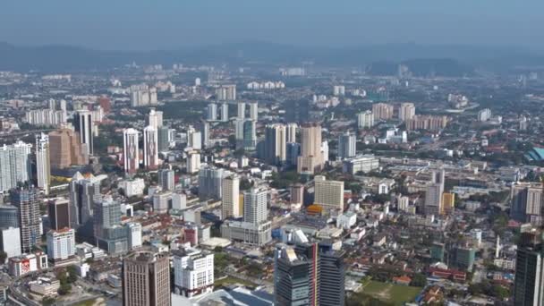 Gran ciudad metropolitana que se extiende hasta el horizonte — Vídeo de stock