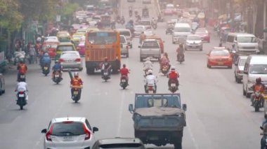 Bangkok. Tayland - Circa Şubat 2015: Bankok'ta Yoğun Şehir Trafiği. Tayland. içinde Timelapse