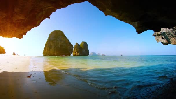 Giant Limestone Formations in the Tropical Sea (en inglés). de una cueva — Vídeos de Stock