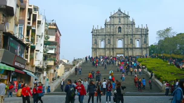 Gevel van de kathedraal van Sao Paulo is alles wat overblijft van deze ruïne in Macau — Stockvideo