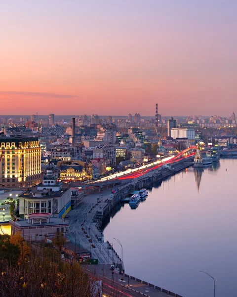 Kijev tükörképe a Dnyeper — Stock Fotó