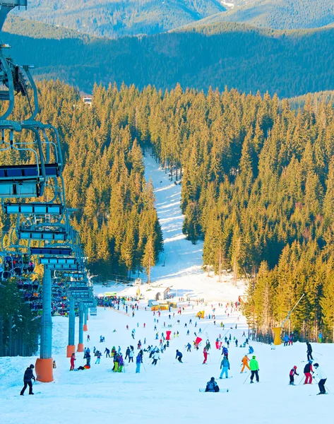 Skigebied bij zonsondergang — Stockfoto