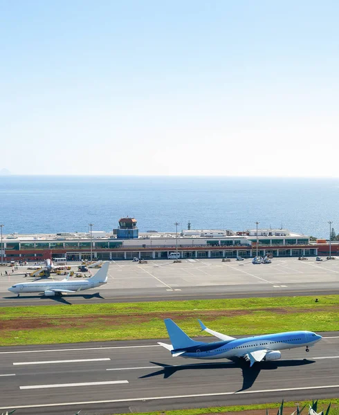Vista Aérea Pista Despegue Aviones Aeropuerto Internacional Madeira Edificio Terminal — Foto de Stock
