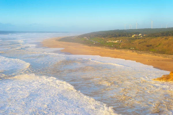 Severní Pláž Nacistů Proslulá Svými Obrovskými Vlnami Portugalsko — Stock fotografie