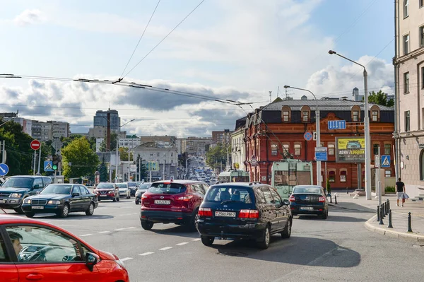 Minsk Belarus 2019年7月11日 ベラルーシのミンスク市内中心部での道路上の重い交通 — ストック写真