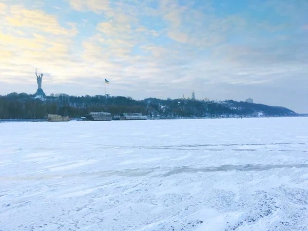 Frozen Dnipro River Mother Motherland Monument Pechersk Lavra Background Kyiv — Stock Photo, Image