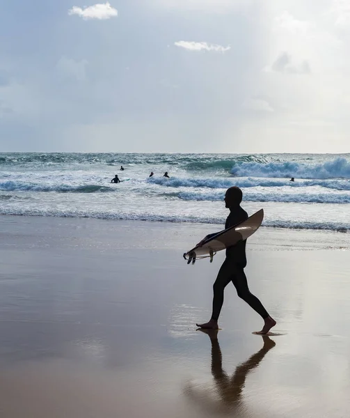 Silhouette Surfeur Plage Avec Planche Surf Algarve Portugal — Photo