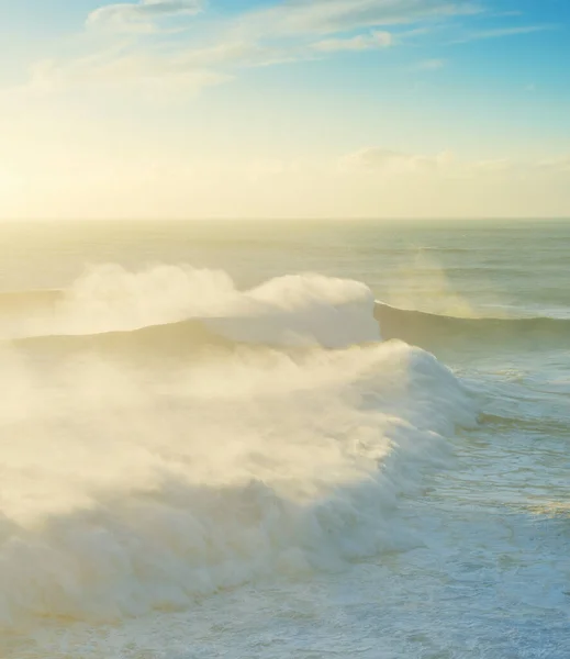 Riesige Wellen Atlantik Bei Sonnenuntergang Nazare Portugal — Stockfoto