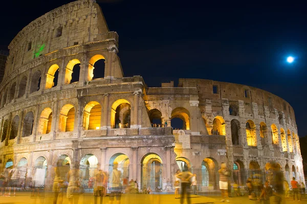 Colosseum på natten — Stockfoto