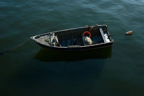 Lege visser boot — Stockfoto