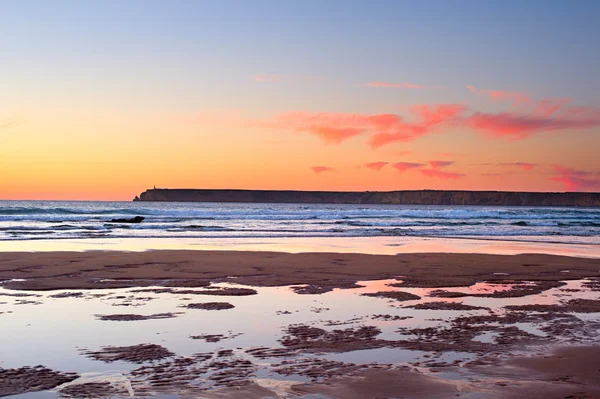 Puesta de sol en la orilla del océano de Portugal — Foto de Stock