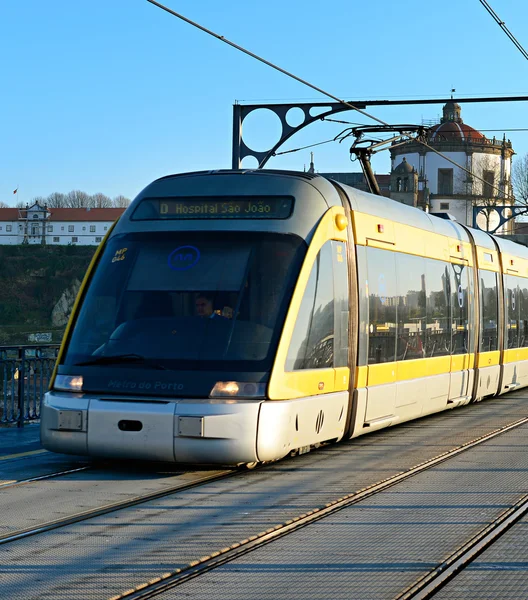 Tranvía moderno, Oporto —  Fotos de Stock