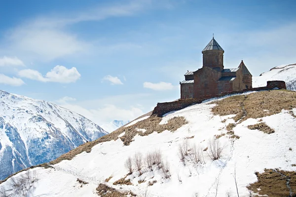 Holy Trinity Church near Stepantsminda village — Stockfoto