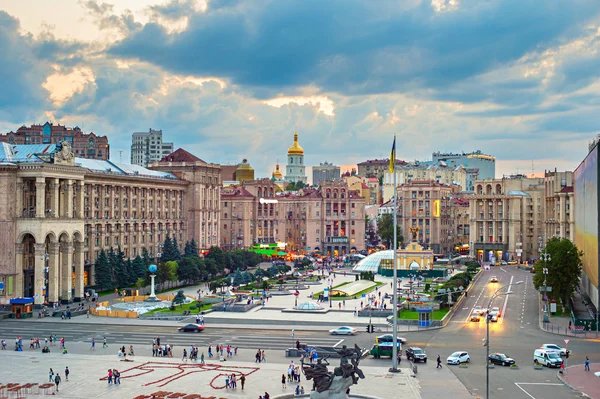 Maidan Nezalezhnosti Square, Kiev, Ucrânia — Fotografia de Stock