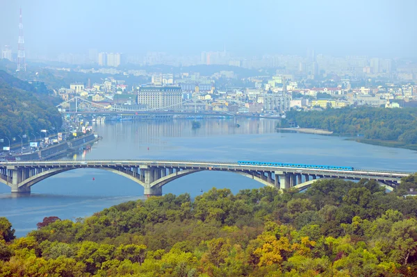 Вид с воздуха на мост метро — стоковое фото