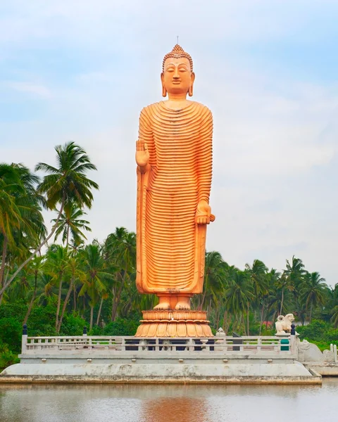 Peraliya Boeddha standbeeld — Stockfoto