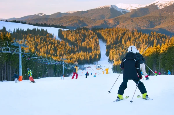 Bergen skidort — Stockfoto