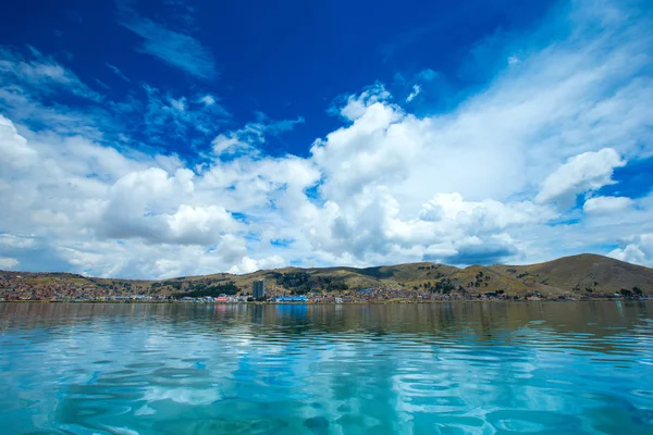 Totora barche sul lago Titicaca — Foto Stock