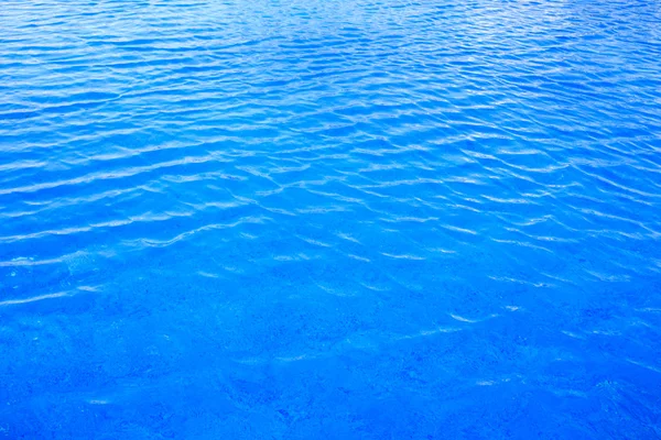 Agua azul de la piscina — Foto de Stock