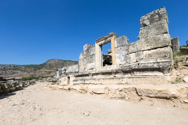 Ruínas antigas em Hierápolis, Pamukkale — Fotografia de Stock