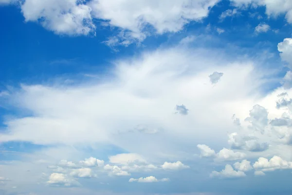 Céu azul fundo — Fotografia de Stock