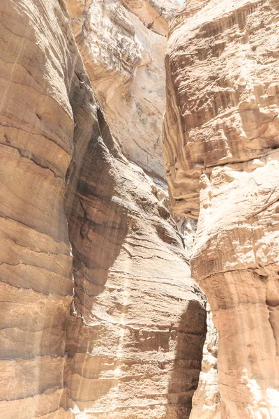 Formações rochosas vermelhas em Petra Jordan . — Fotografia de Stock