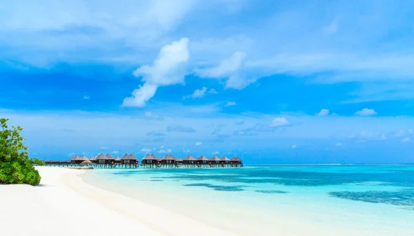 Spiaggia tropicale alle Maldive — Foto Stock