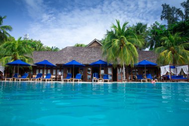 Otelde yüzme havuzu