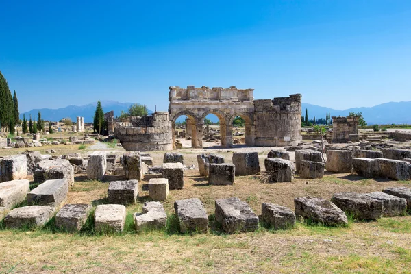 Antické ruiny v Hierapolis, Pamukkale — Stock fotografie