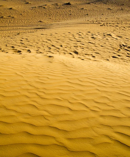 Texture sable dans le désert d'or — Photo