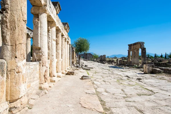 Antiguas ruinas en Hierápolis, Pamukkale —  Fotos de Stock