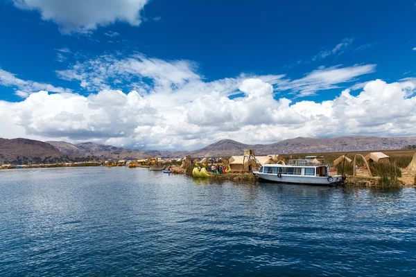 喀喀湖的香蒲船 — 图库照片