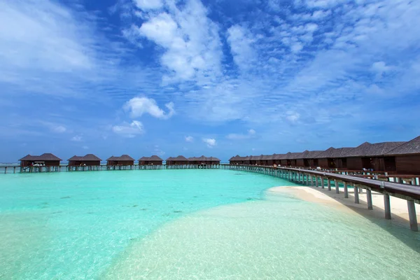 수상 방갈로 몰디브에서víz bungalók a Maldív-szigetek — 스톡 사진