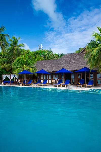 Swimming pool in hotel in Thailand — Stock Photo, Image