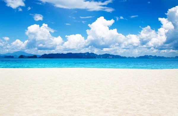 Tropical sea beach — Stock Photo, Image