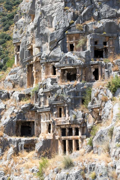 Túmulos antigos de corte de rocha em Myra — Fotografia de Stock