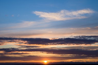 Güzel gün batımı gökyüzü