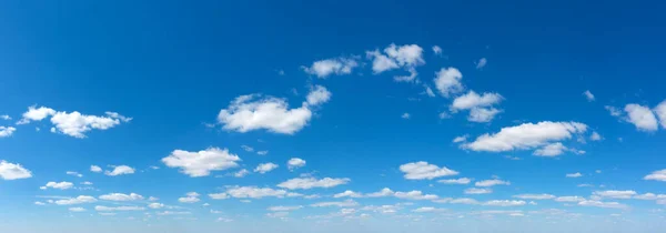 Flauschige Wolke Blauen Himmel Himmel Mit Wolken Einem Sonnigen Tag — Stockfoto