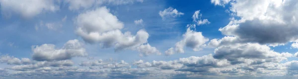 Panorama Blå Himmel Hvite Skyer Lufsete Sky Blå Himmelbakgrunn – stockfoto