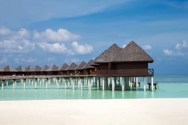 Prachtig Tropisch Malediven Eiland Met Strand Zee Met Waterbungalows — Stockfoto