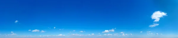 Ciel Bleu Fond Avec Des Nuages Minuscules Panorama Arrière Plan — Photo