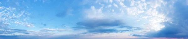 Panorama Céu Azul Nuvens Brancas Nuvem Fofa Fundo Céu Azul — Fotografia de Stock