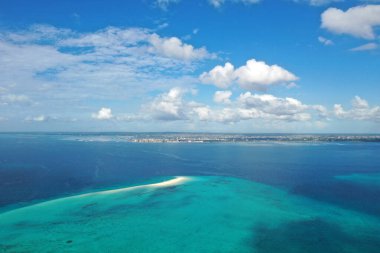 Zanzibar 'da muhteşem kuş bakışı manzara. deniz manzarası