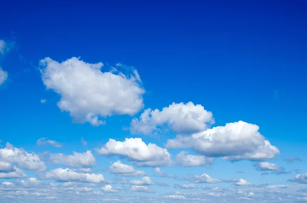 Solig Himmel Bakgrund Med Moln — Stockfoto