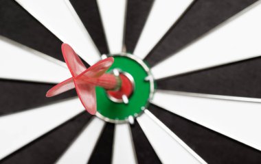 Hedef merkezde ok dartları