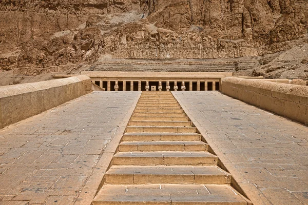 Hatshepsut cerca de Luxor en Egipto — Foto de Stock