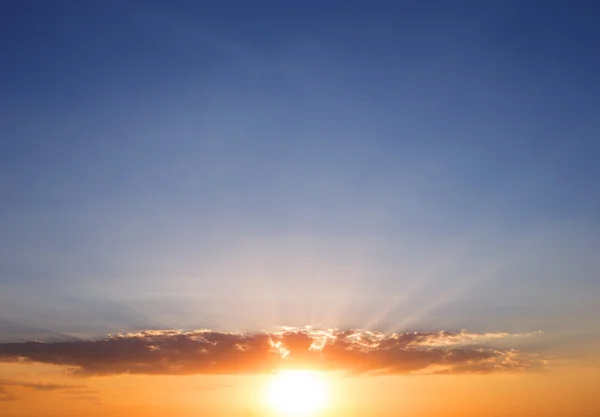 Nuvole nel cielo blu — Foto Stock