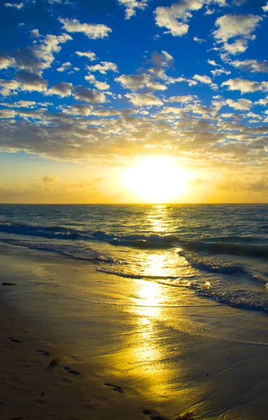 Sunset above the sea — Stock Photo, Image