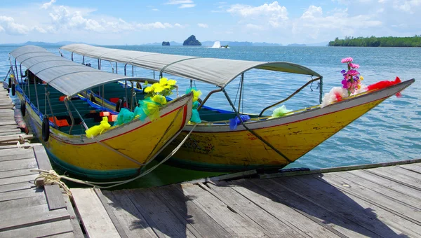 Длиннохвостые лодки, Андаманское море — стоковое фото